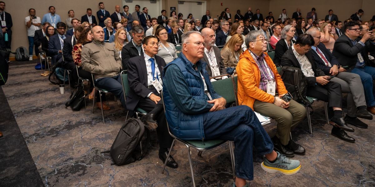Audience members during the Annual Meeting. 